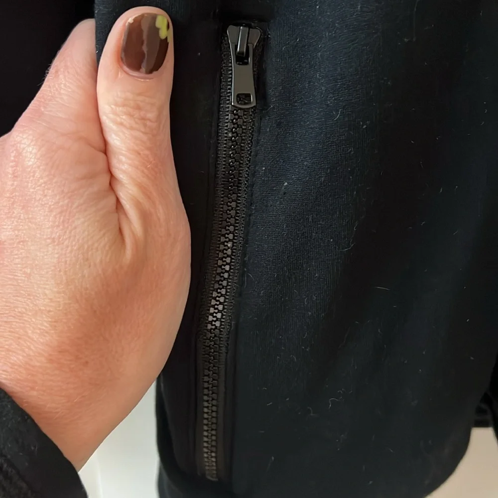 Black jacket - Picture 3 of 3